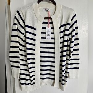 Vineyard Vine Sweater New. Size 14  Large